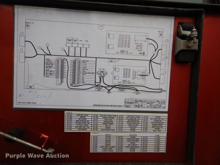 image for item FF9151 2006 El Dorado EZ Rider II coach bus