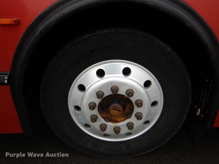 image for item FF9151 2006 El Dorado EZ Rider II coach bus