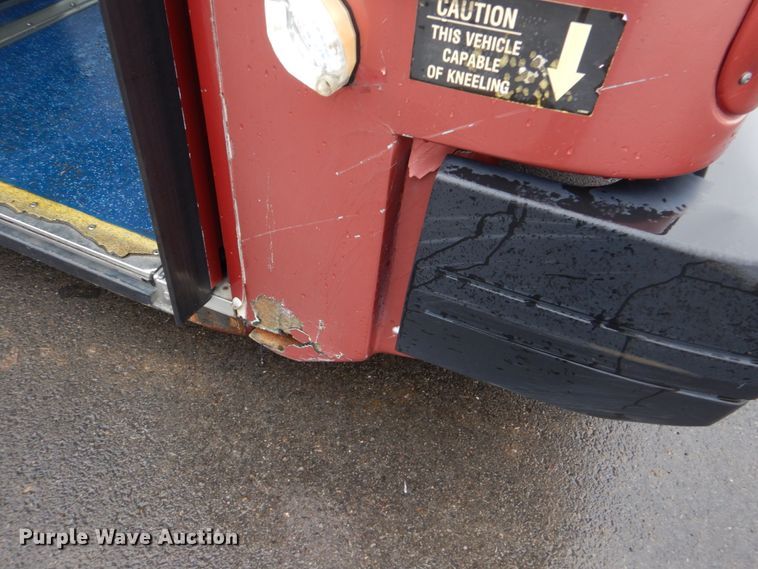 image for item FF9151 2006 El Dorado EZ Rider II coach bus