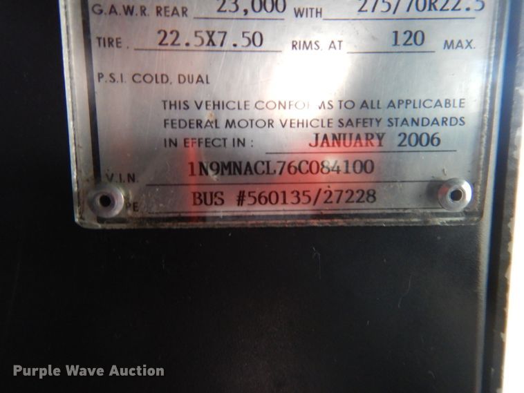 image for item FF9151 2006 El Dorado EZ Rider II coach bus