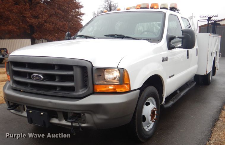 image for item FF9164 2000 Ford F350 Super Duty Crew Cab utility bed pickup truck