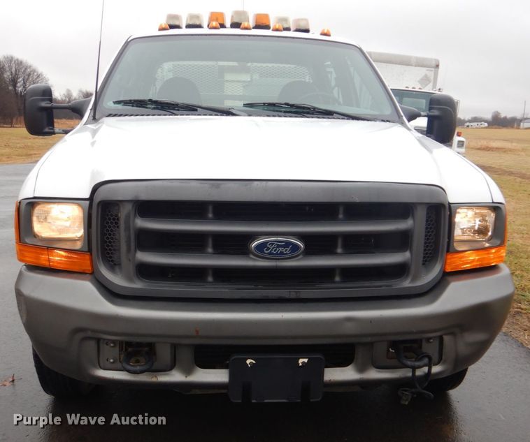 image for item FF9164 2000 Ford F350 Super Duty Crew Cab utility bed pickup truck