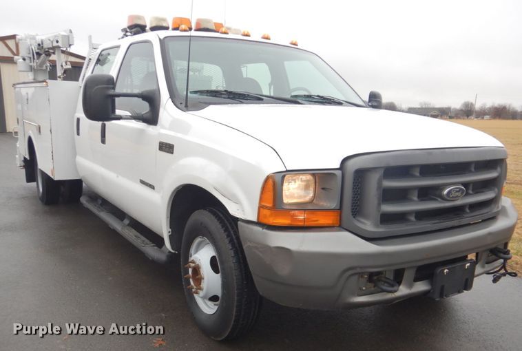 image for item FF9164 2000 Ford F350 Super Duty Crew Cab utility bed pickup truck