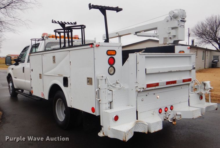 image for item FF9164 2000 Ford F350 Super Duty Crew Cab utility bed pickup truck