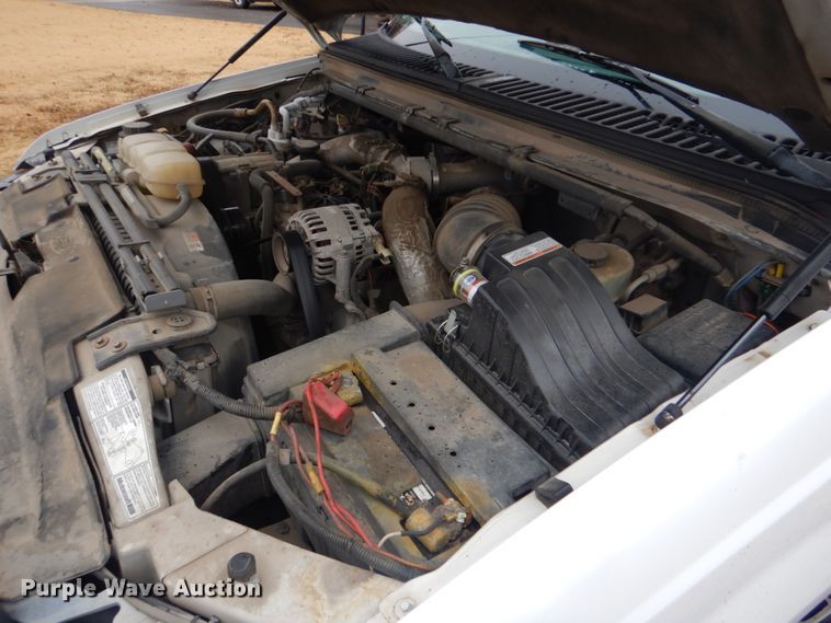 image for item FF9164 2000 Ford F350 Super Duty Crew Cab utility bed pickup truck