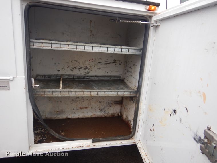 image for item FF9164 2000 Ford F350 Super Duty Crew Cab utility bed pickup truck