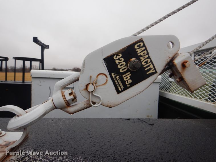 image for item FF9164 2000 Ford F350 Super Duty Crew Cab utility bed pickup truck