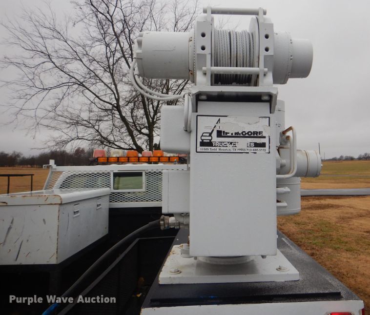 image for item FF9164 2000 Ford F350 Super Duty Crew Cab utility bed pickup truck