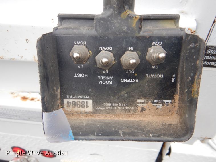 image for item FF9164 2000 Ford F350 Super Duty Crew Cab utility bed pickup truck