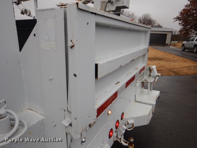 image for item FF9164 2000 Ford F350 Super Duty Crew Cab utility bed pickup truck