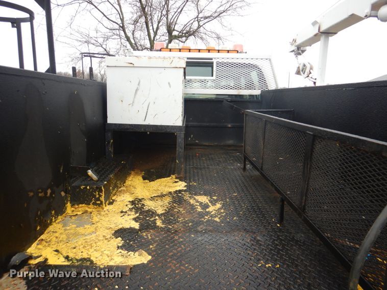 image for item FF9164 2000 Ford F350 Super Duty Crew Cab utility bed pickup truck