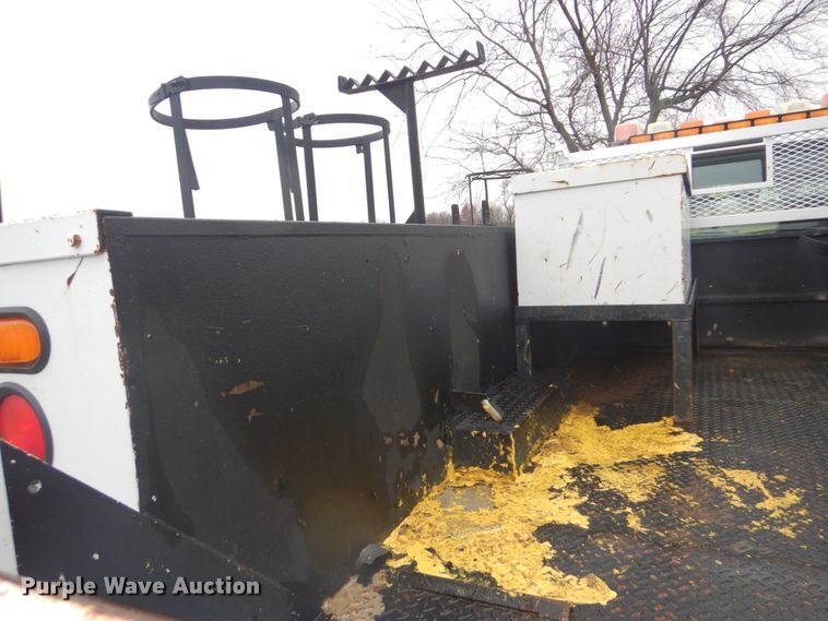 image for item FF9164 2000 Ford F350 Super Duty Crew Cab utility bed pickup truck