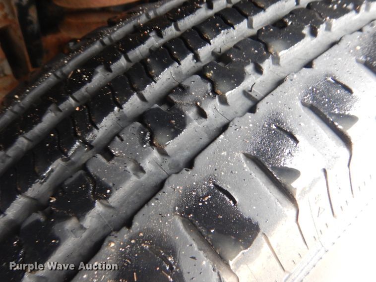 image for item FF9164 2000 Ford F350 Super Duty Crew Cab utility bed pickup truck