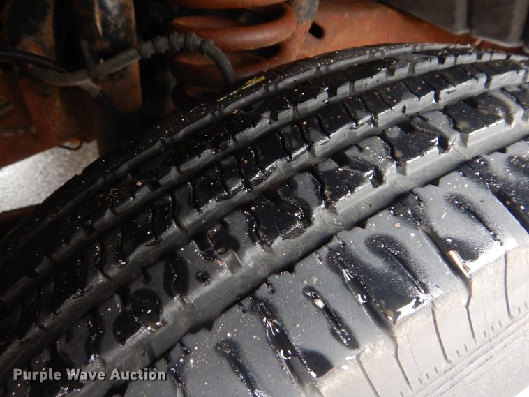 image for item FF9164 2000 Ford F350 Super Duty Crew Cab utility bed pickup truck