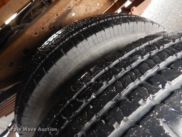 image for item FF9164 2000 Ford F350 Super Duty Crew Cab utility bed pickup truck