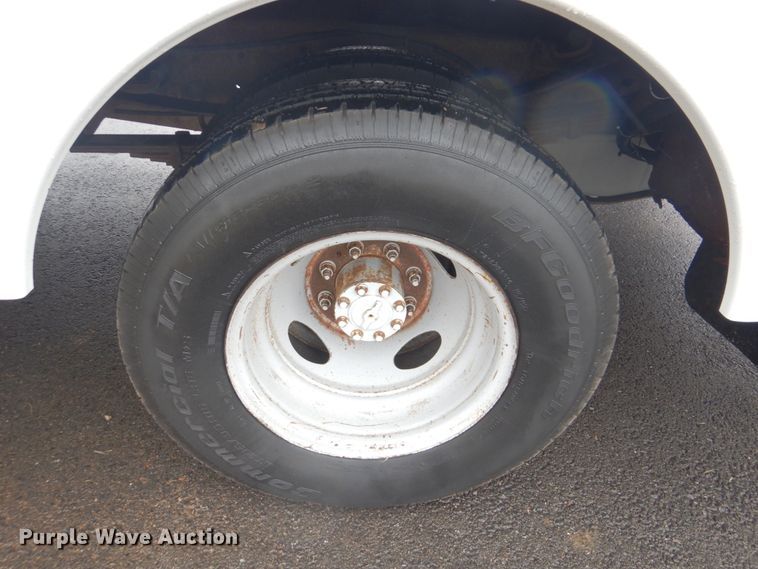 image for item FF9164 2000 Ford F350 Super Duty Crew Cab utility bed pickup truck