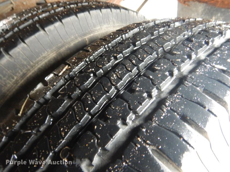 image for item FF9164 2000 Ford F350 Super Duty Crew Cab utility bed pickup truck