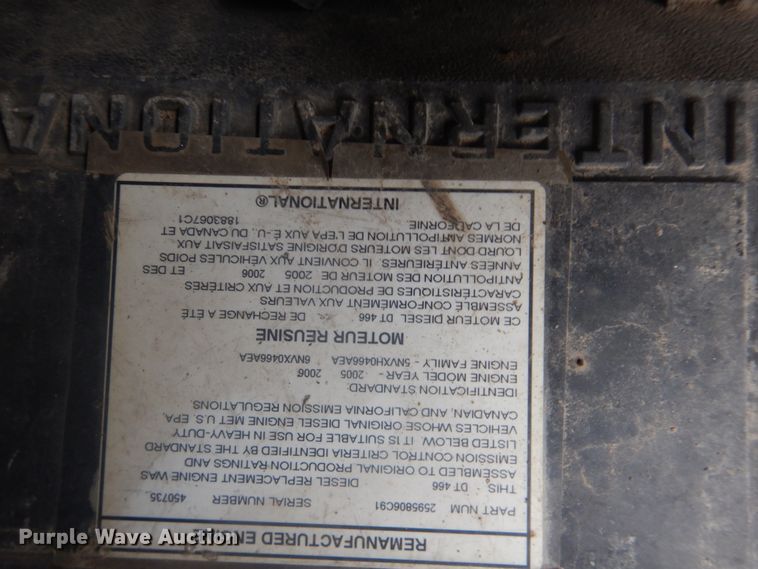 image for item FF9167 2006 International 4300 utility truck with crane