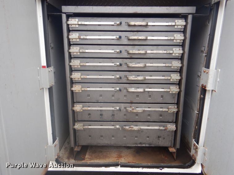 image for item FF9167 2006 International 4300 utility truck with crane