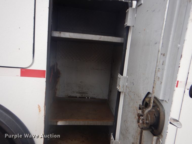 image for item FF9167 2006 International 4300 utility truck with crane