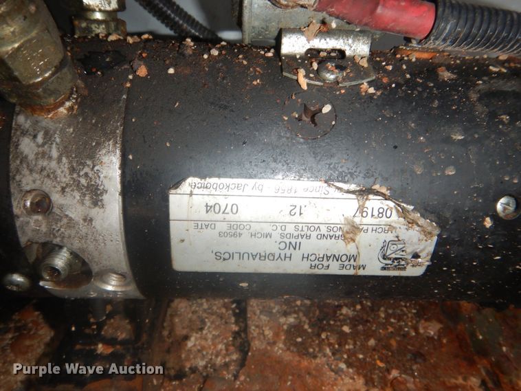 image for item FF9167 2006 International 4300 utility truck with crane