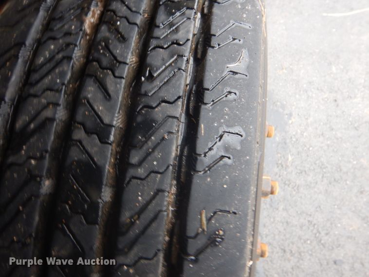 image for item FF9167 2006 International 4300 utility truck with crane