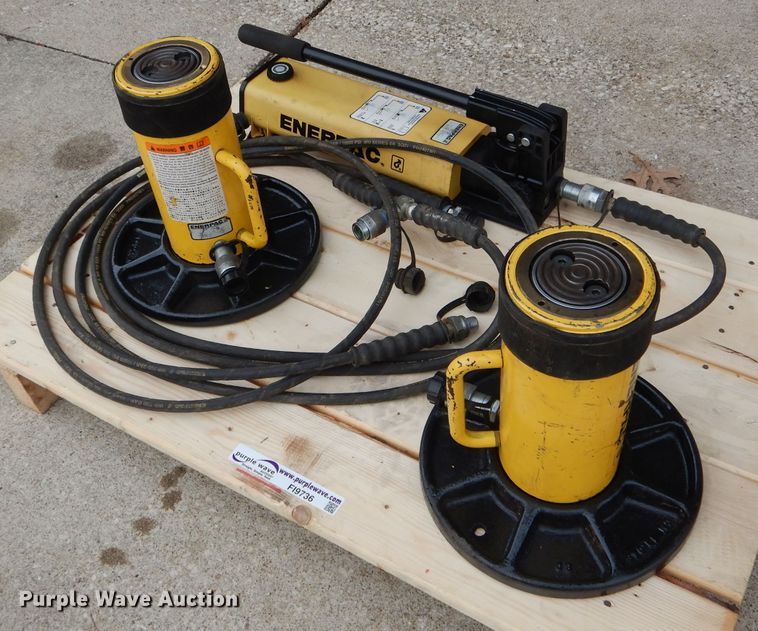 image for item FI9736 Enerpac P802 port-a-power