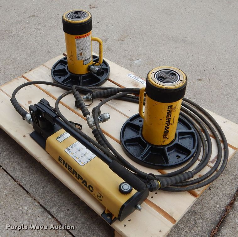 image for item FI9736 Enerpac P802 port-a-power