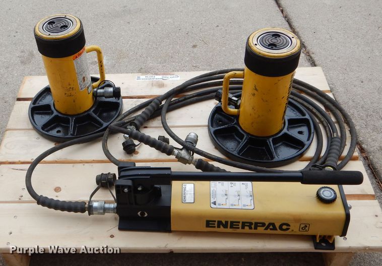 image for item FI9736 Enerpac P802 port-a-power