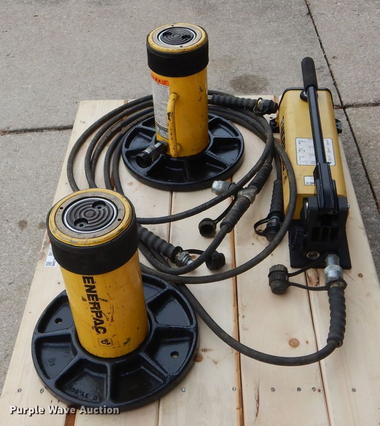 image for item FI9736 Enerpac P802 port-a-power