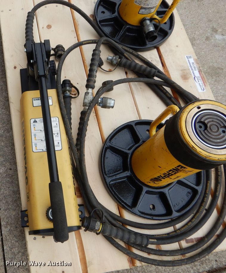 image for item FI9736 Enerpac P802 port-a-power