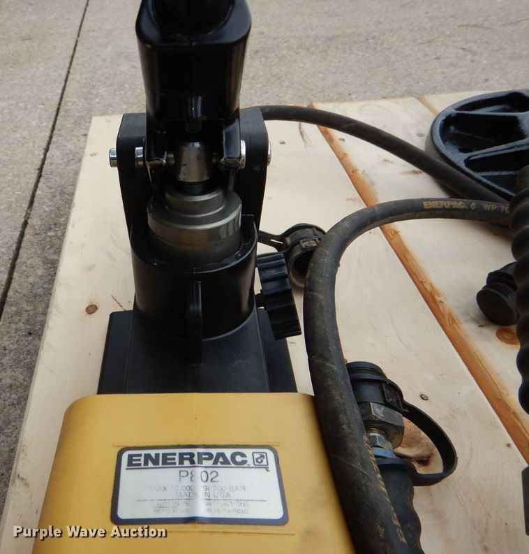 image for item FI9736 Enerpac P802 port-a-power