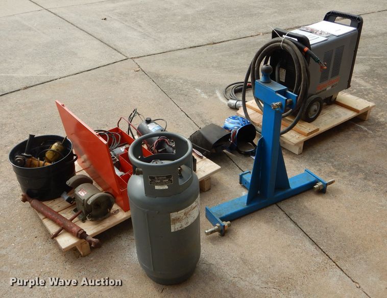 image for item FI9738 Hypertherm Powermax 1650 plasma cutter