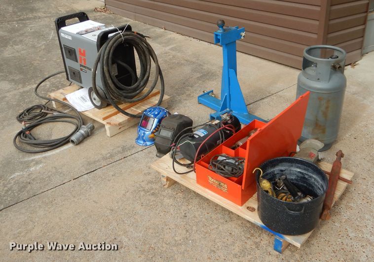 image for item FI9738 Hypertherm Powermax 1650 plasma cutter