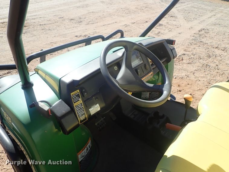 image for item FK9553 2016 John Deere 825i Gator utility vehicle