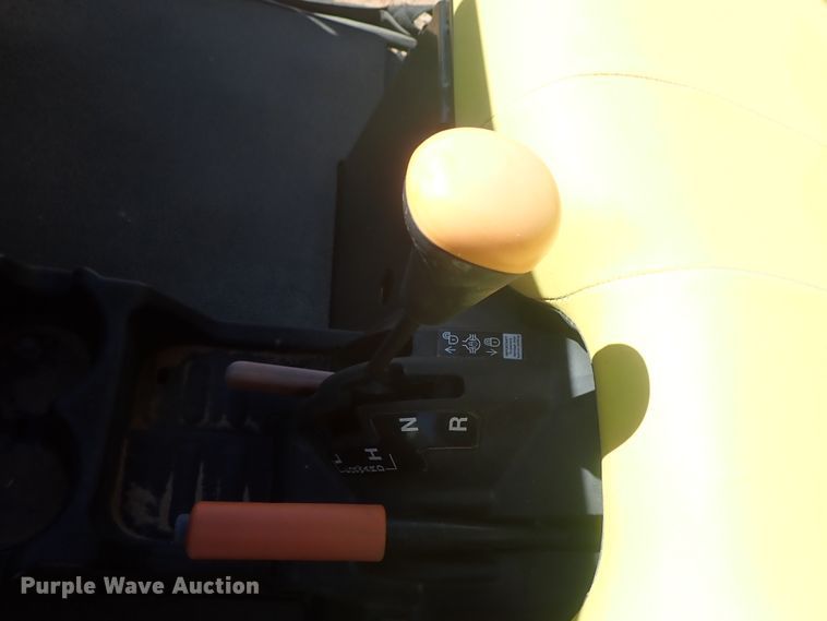 image for item FK9553 2016 John Deere 825i Gator utility vehicle