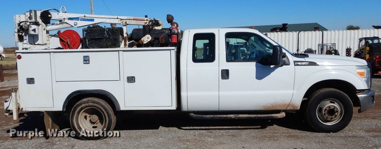 image for item FK9965 2011 Ford F350 Super Duty SuperCab pickup truck cab and chassis