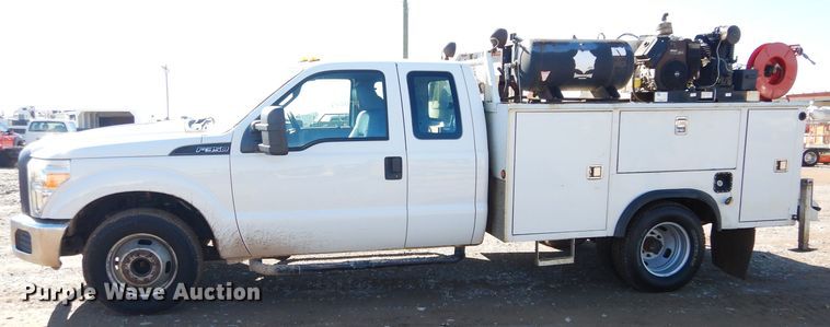 image for item FK9965 2011 Ford F350 Super Duty SuperCab pickup truck cab and chassis