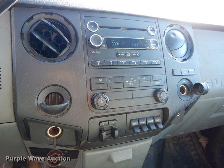 image for item FK9965 2011 Ford F350 Super Duty SuperCab pickup truck cab and chassis