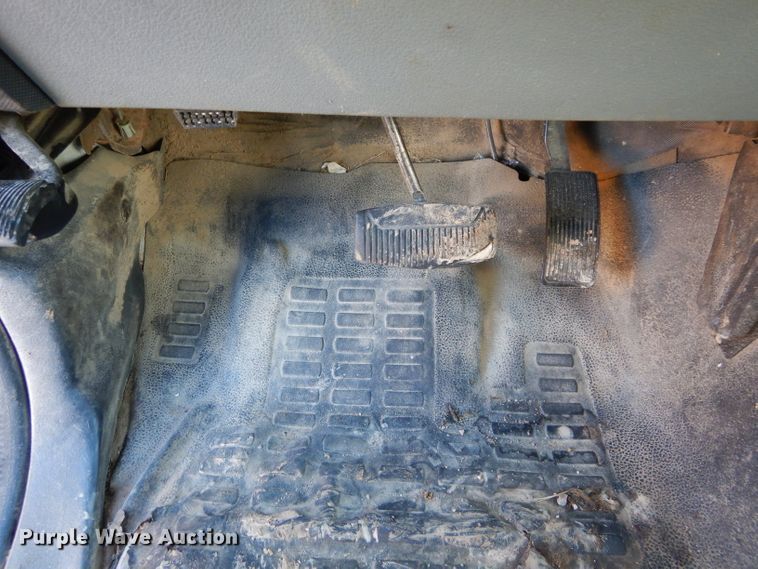 image for item FK9965 2011 Ford F350 Super Duty SuperCab pickup truck cab and chassis