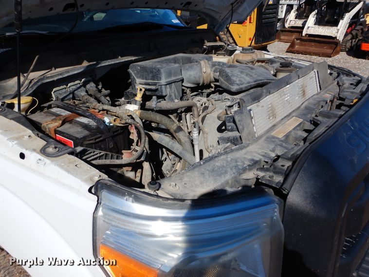 image for item FK9965 2011 Ford F350 Super Duty SuperCab pickup truck cab and chassis