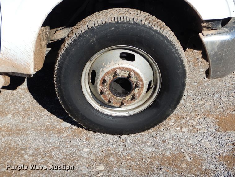 image for item FK9965 2011 Ford F350 Super Duty SuperCab pickup truck cab and chassis