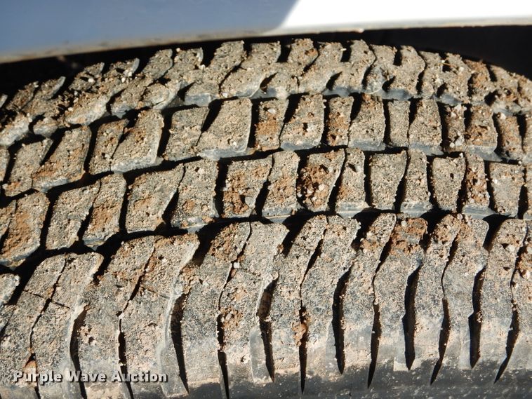 image for item FK9965 2011 Ford F350 Super Duty SuperCab pickup truck cab and chassis