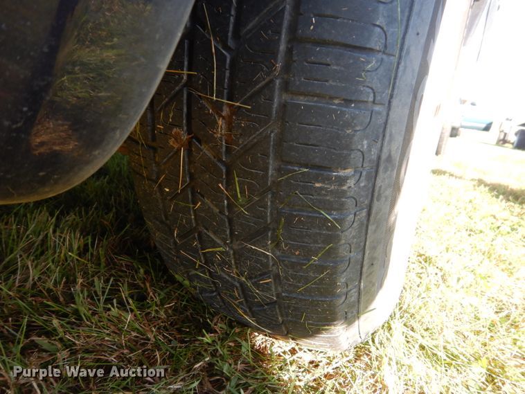 image for item FU9706 2004 Dodge Grand Caravan van