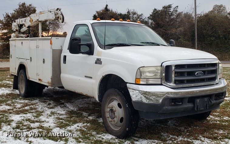 image for item FW9545 2003 Ford F550 utility truck with crane