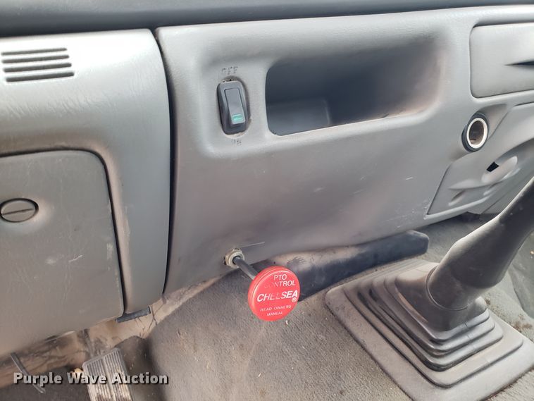 image for item FW9545 2003 Ford F550 utility truck with crane