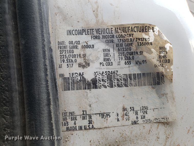 image for item FW9545 2003 Ford F550 utility truck with crane