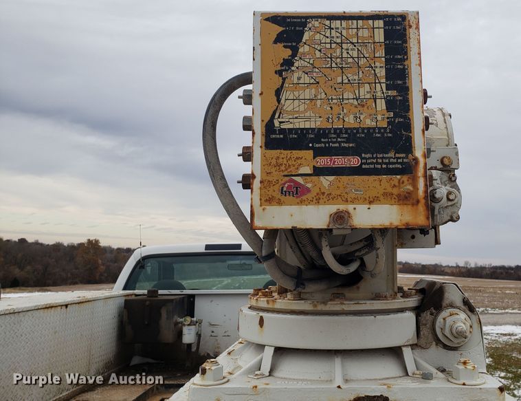 image for item FW9545 2003 Ford F550 utility truck with crane