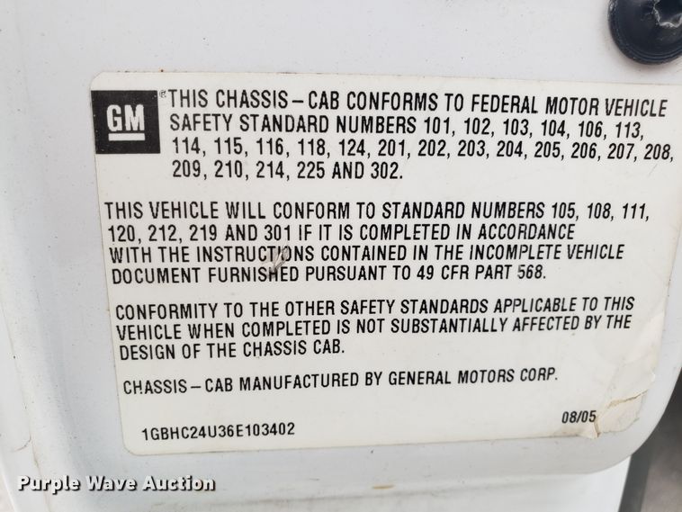 image for item FW9562 2006 Chevrolet Silverado 2500 utility bed pickup truck