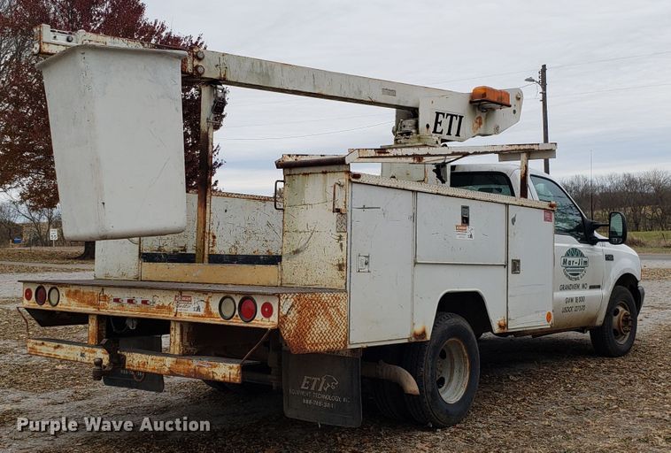 image for item FW9566 2000 Ford F350 Super Duty bucket truck